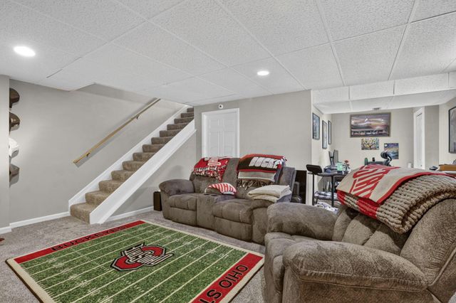 1563 Mallard Circle W, Newark, OH 43055