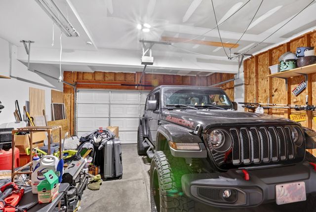 1563 Mallard Circle W, Newark, OH 43055