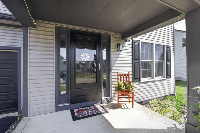 1563 Mallard Circle W, Newark, OH 43055
