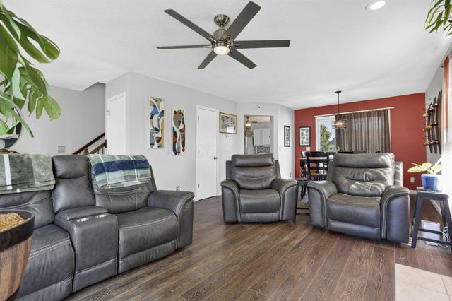 1563 Mallard Circle W, Newark, OH 43055