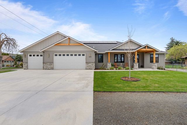 8305 E Maringo Dr, Spokane, WA 99212