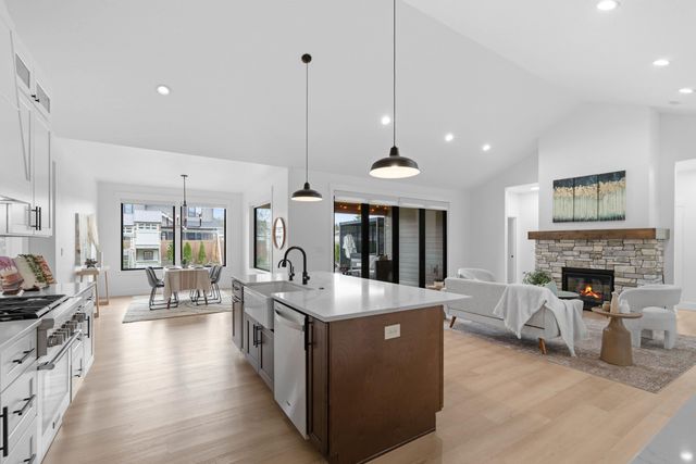8305 E Maringo Dr, Spokane, WA 99212