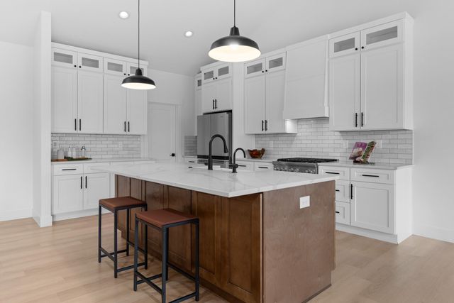 8305 E Maringo Dr, Spokane, WA 99212