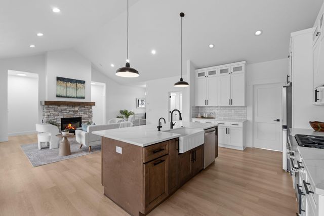8305 E Maringo Dr, Spokane, WA 99212