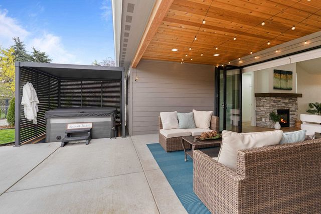 8305 E Maringo Dr, Spokane, WA 99212