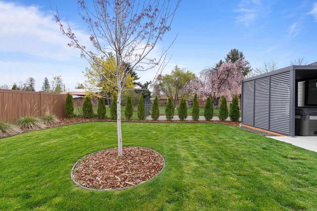8305 E Maringo Dr, Spokane, WA 99212