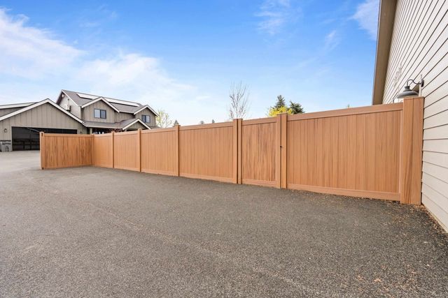 8305 E Maringo Dr, Spokane, WA 99212