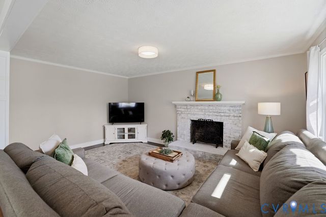 2831 Delfin Rd, Midlothian, VA 23112