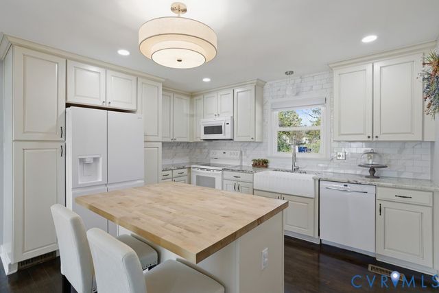 2831 Delfin Rd, Midlothian, VA 23112