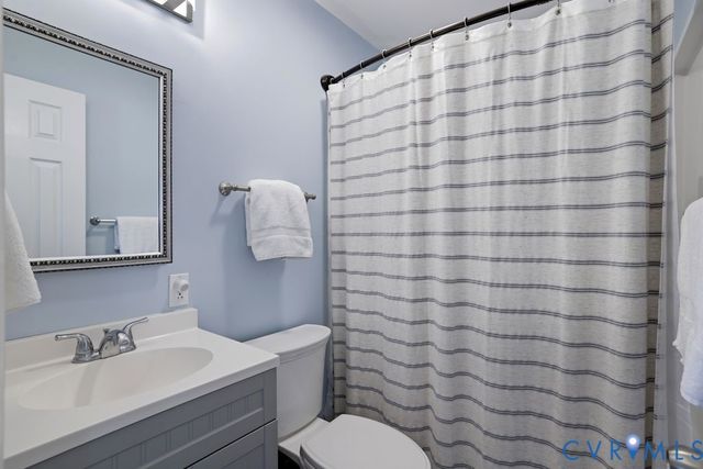 2831 Delfin Rd, Midlothian, VA 23112