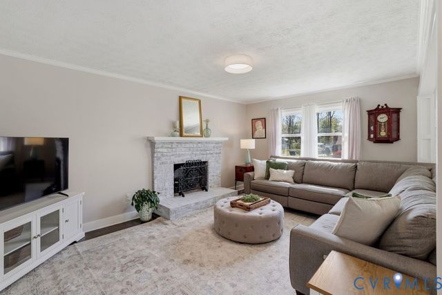 2831 Delfin Rd, Midlothian, VA 23112