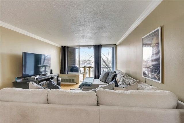 1043 S YORK Road 207, Bensenville, IL 60106