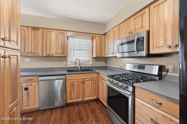 9311 Fiesta Way, Louisville, KY 40272