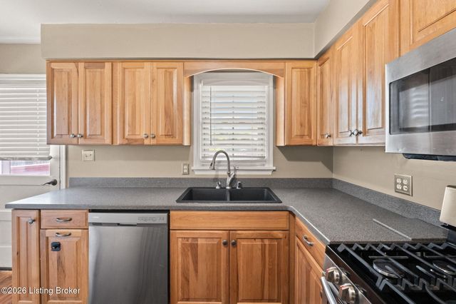 9311 Fiesta Way, Louisville, KY 40272