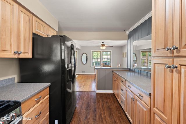 9311 Fiesta Way, Louisville, KY 40272