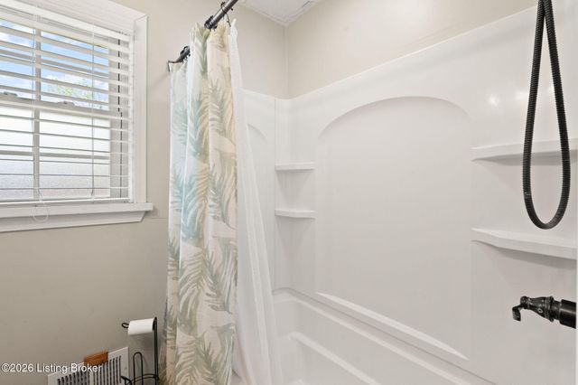 9311 Fiesta Way, Louisville, KY 40272