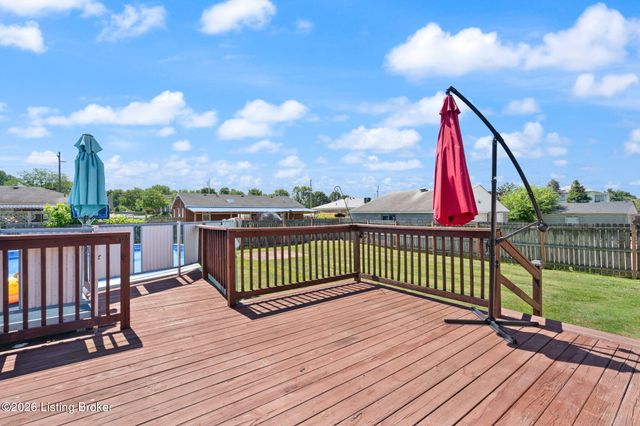 9311 Fiesta Way, Louisville, KY 40272