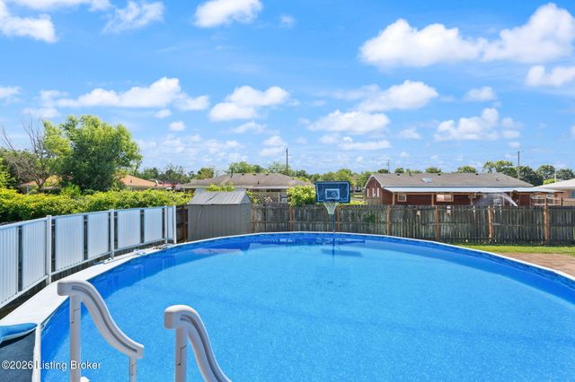 9311 Fiesta Way, Louisville, KY 40272