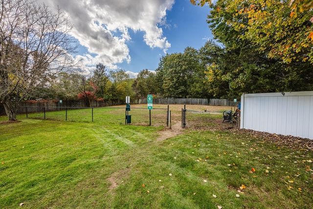 A1 Colonial Dr 10, Andover, MA 01810