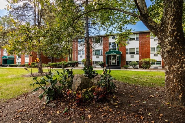 A1 Colonial Dr 10, Andover, MA 01810