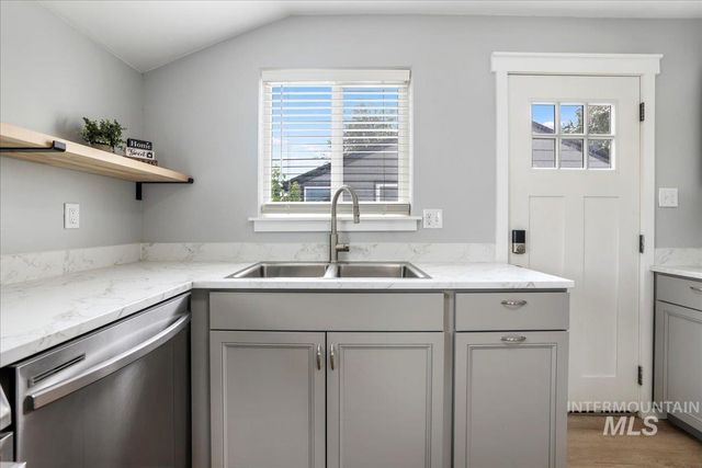 372 Madrin St, Twin Falls, ID 83301