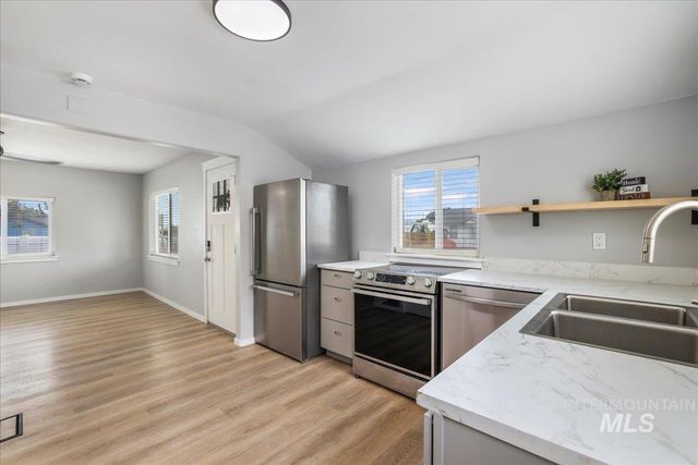 372 Madrin St, Twin Falls, ID 83301