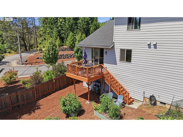 35580 ELK MEADOWS Dr, St Helens, OR 97051