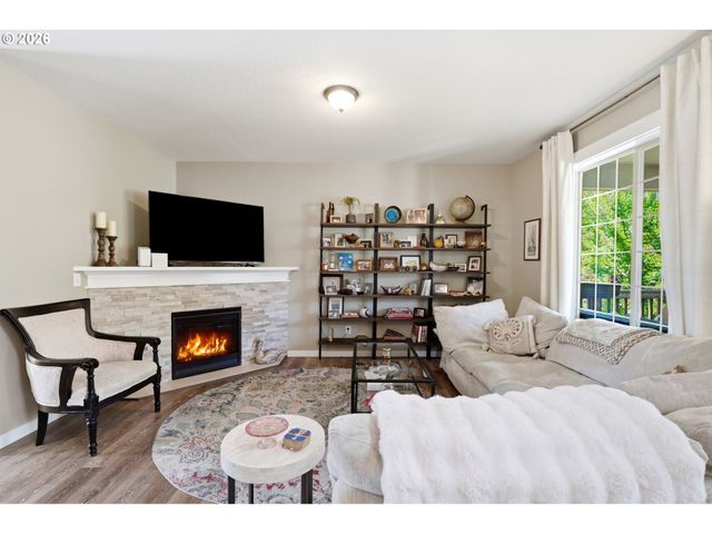 35580 ELK MEADOWS Dr, St Helens, OR 97051