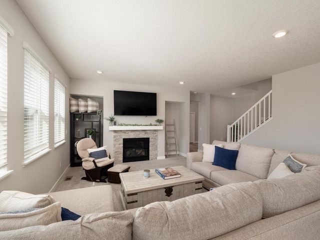 10691 Bent Pine Lane, Woodbury, MN 55129