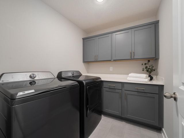 10691 Bent Pine Lane, Woodbury, MN 55129