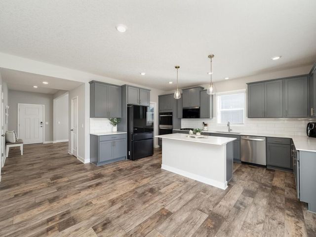 10691 Bent Pine Lane, Woodbury, MN 55129