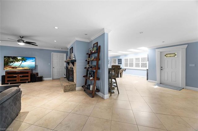 6574 Trail BLVD, Naples, FL 34108