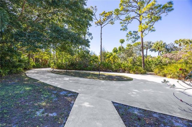 6574 Trail BLVD, Naples, FL 34108