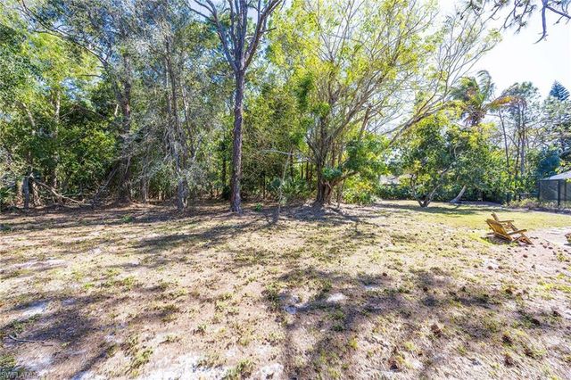 6574 Trail BLVD, Naples, FL 34108