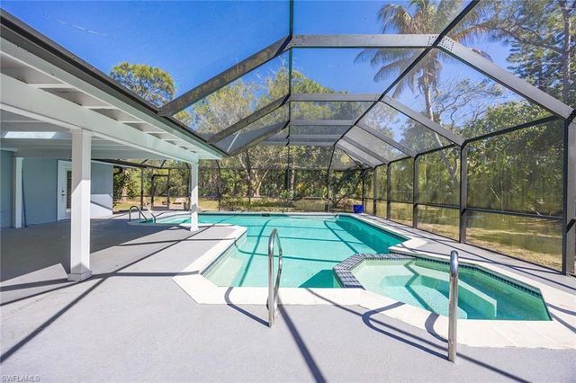 6574 Trail BLVD, Naples, FL 34108