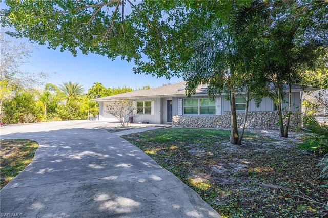 6574 Trail BLVD, Naples, FL 34108