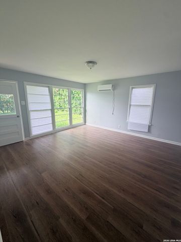 394 ANTON DR, San Antonio, TX 78223