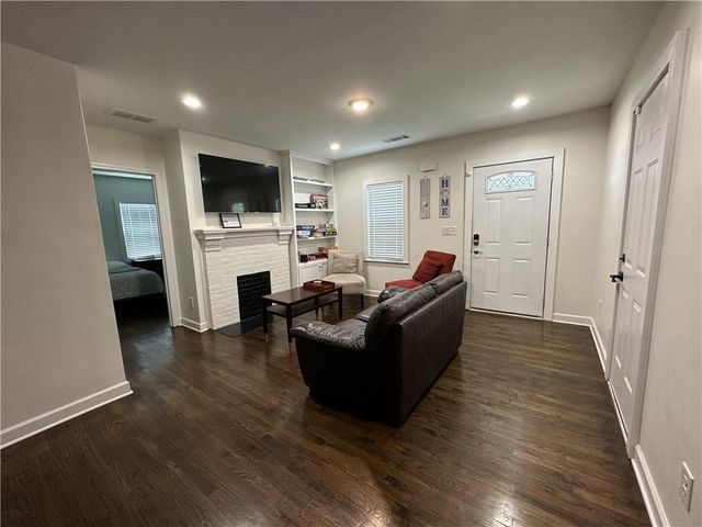 1082 Mayson Turner Road NW, Atlanta, GA 30314