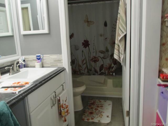 130 Village Circle W, Manorville, NY 11949