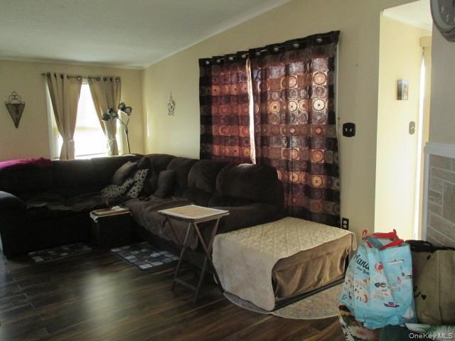 130 Village Circle W, Manorville, NY 11949