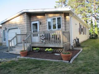 130 Village Circle W, Manorville, NY 11949