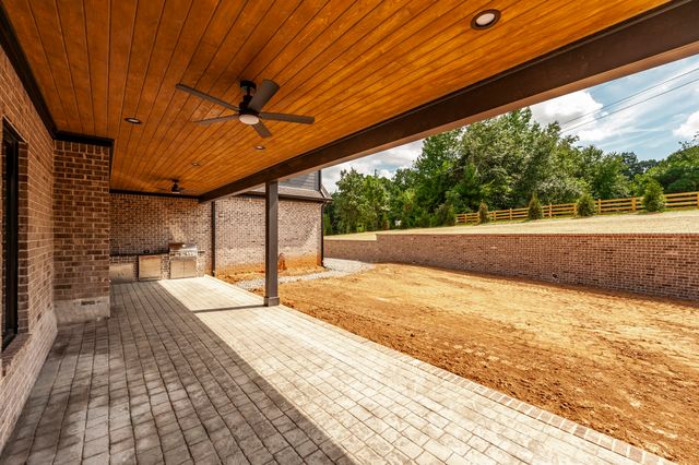 800 Bowling Branch Rd, Cottontown, TN 37048