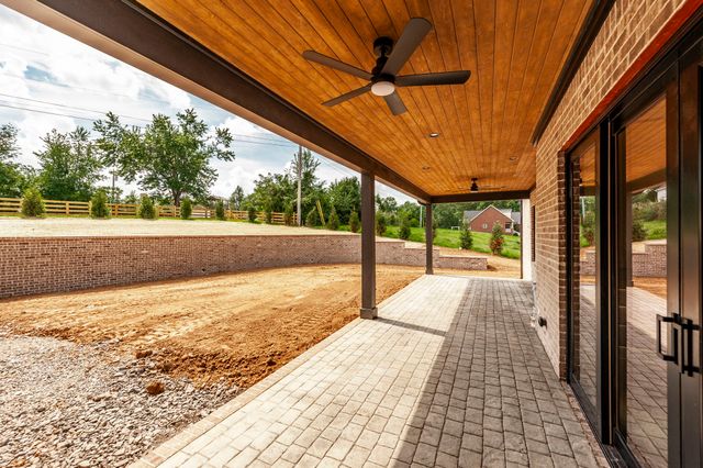 800 Bowling Branch Rd, Cottontown, TN 37048