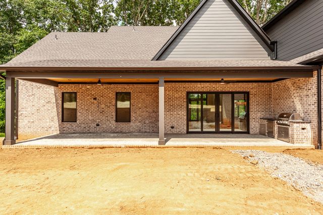 800 Bowling Branch Rd, Cottontown, TN 37048