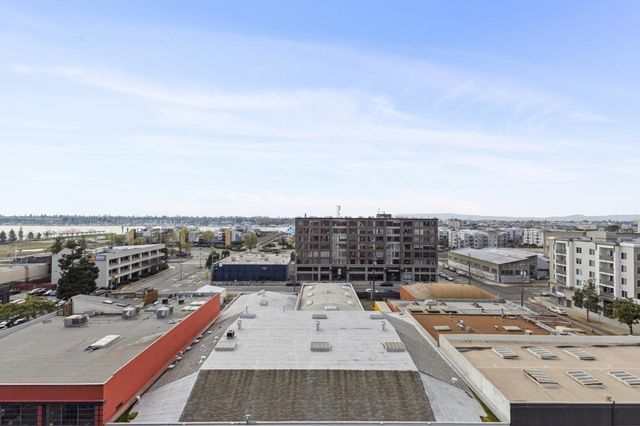311 311 Oak St 720, Oakland, CA 94607