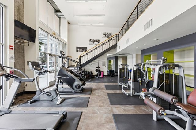 311 311 Oak St 720, Oakland, CA 94607