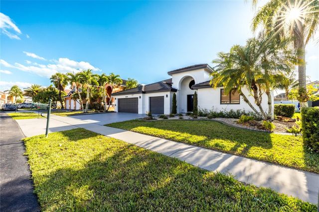 930 NW 197th Ave, Pembroke Pines, FL 33029