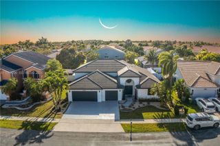 930 NW 197th Ave, Pembroke Pines, FL 33029