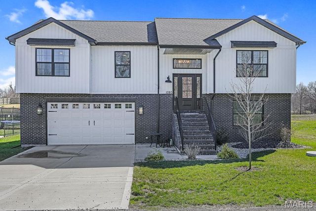 1080 Barbados Drive, Edwardsville, IL 62025