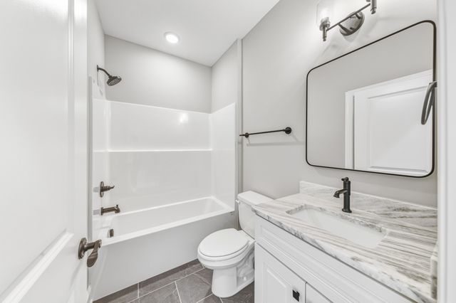 1675 Sulphur College Rd, Hartsville, TN 37074